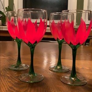 NWOT HAND PAINTED CHRISTMAS WINE GLASSES